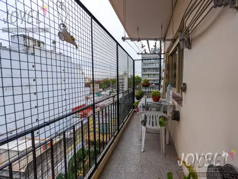 Departamento en Villa del Parque en pleno centro comercial