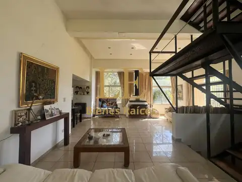 Casa 5 ambientes con 5 baños