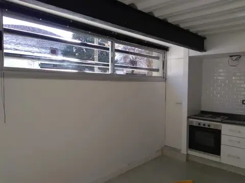 Depto Tipo Casa 2 ambientes con 1 baño