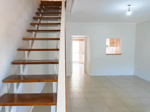 Depto Tipo Casa en Venta 25 años