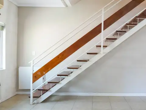 Depto Tipo Casa en Venta con 1 cocheras