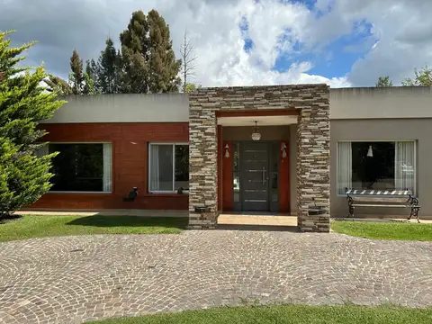 Venta casa b. La Codorniz, 4 amb.pileta, cardales