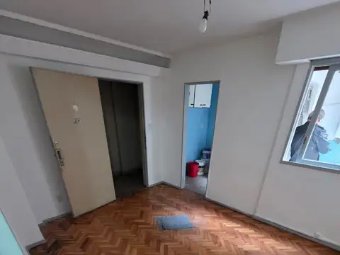 MUY BUEN DEPARTAMENTO 2 AMB. - CON PATIO - LUMINOSO - MUY BUENA UBICACION