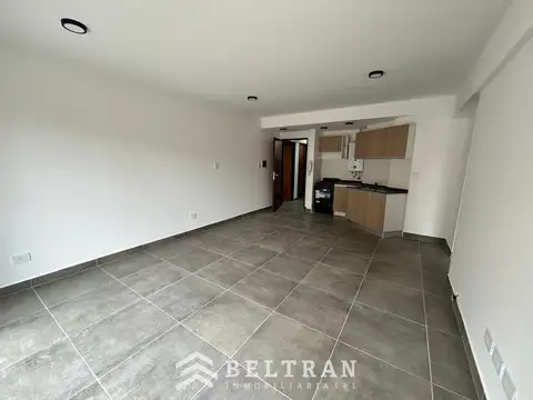 Ituzaingo al 400 Piso 1, con patio