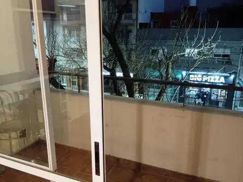 AMB C/Balcon al Frente