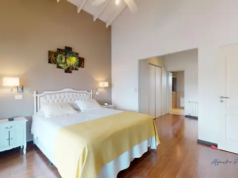Casa 5 ambientes con 3 baños