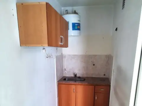 *ALQUILER LOCAL EN EL CENTRO DE RAMOS MEJIA * A 3 CUADRAS Y MEDIA DE LA ESTACION *