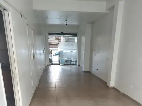 Local en Alquiler en Ramos Mejía Sur, $ 800.000