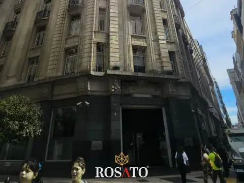 Oficina 27 ambientes con 16 baños