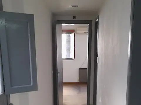 Departamento 3 Ambientes 1º piso por escalera.-