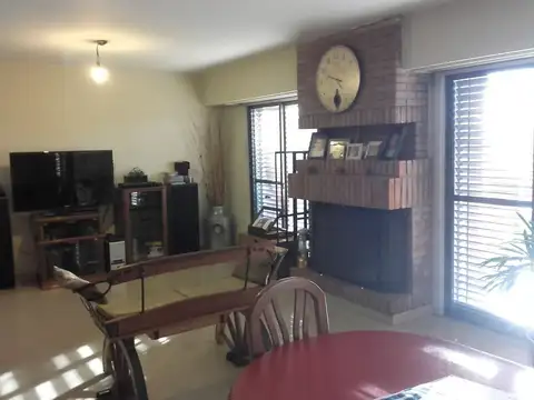 Depto Tipo Casa en Venta de 5 ambientes