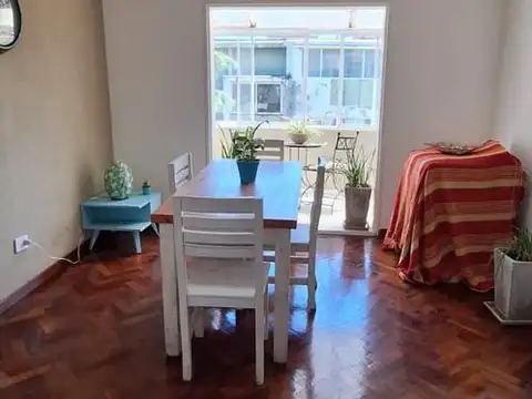 Departamento de 3 Ambientes Reciclado a Nuevo con Balcón CER