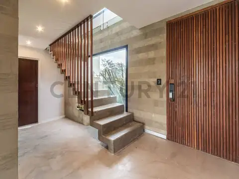 Casa en Alquiler en El Canton, USD 1.800
