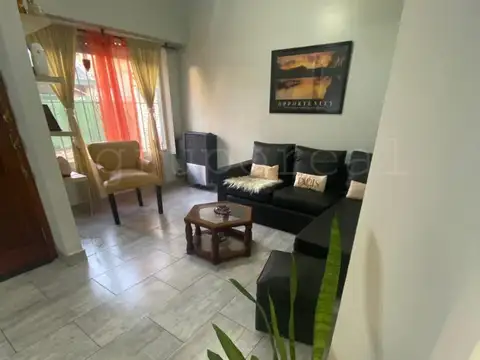 MONTE GRANDE - Casa a la venta pleno centro 3 dormitorios con parque