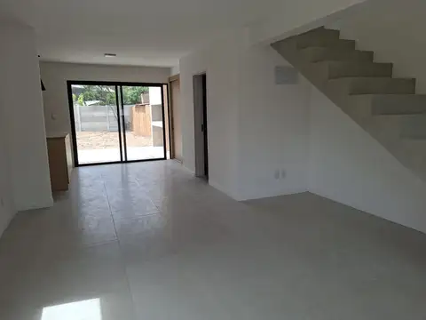 Depto Tipo Casa en Venta de 4 ambientes
