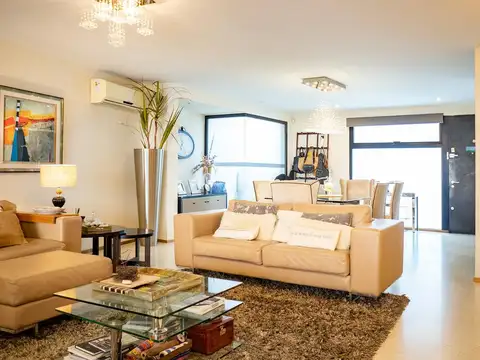 Casa interna triplex de 3 dormitorios con cocheras y terraza exclusiva