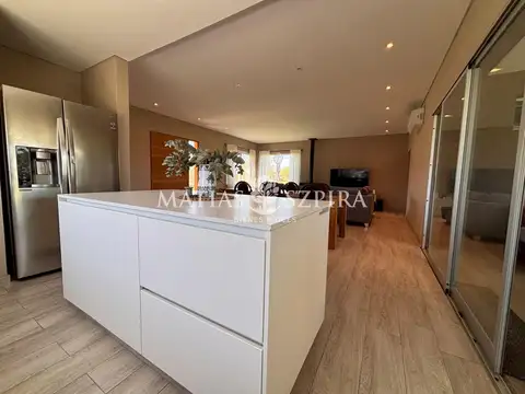 Casa 4 Ambientes en Chacras La Primavera Golf