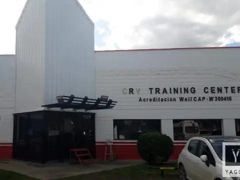 Excelente Nave Industrial, Base de Operaciones, Oficinas, Baños, Seguridad, Servicios
