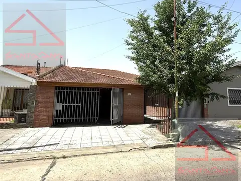 Chalet en Venta 4 amb. - fondo de 30 mts  - Zona Residencial -