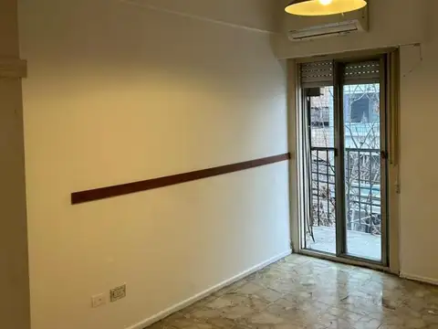 Teniente General Eustoquio Frías 200, Piso 2