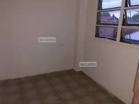 Depto Tipo Casa en Alquiler en Flores, $ 900.000
