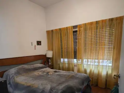 Depto Tipo Casa en Venta 50 años