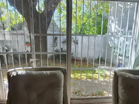 Depto Tipo Casa en Venta 50 años