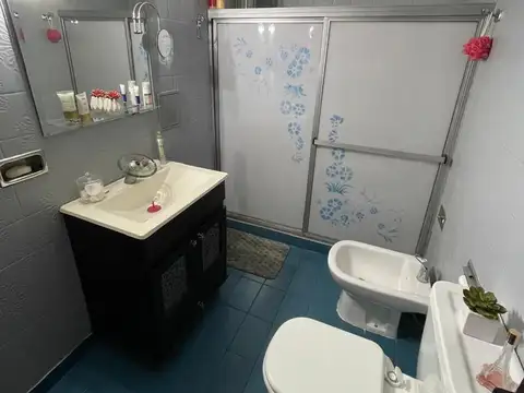 Depto Tipo Casa 4 ambientes con 2 baños