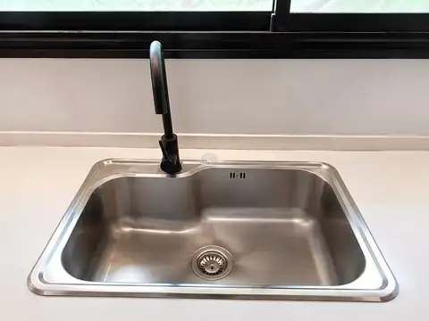 Casa en Alquiler con 2 cocheras