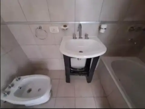 Vende Departamento Ambiente Y Medio , Amplia Terraza.