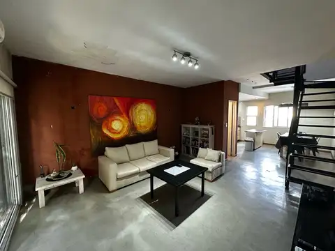 Depto Tipo Casa en Venta con 1 cocheras