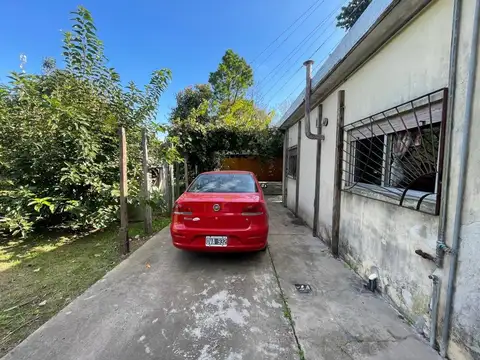 Casa 7 ambientes con 1 baño