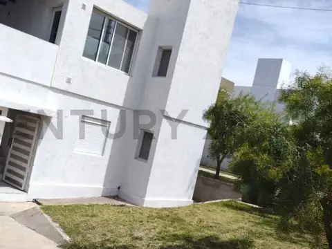 Jorge Luis Borges 1200, Piso 0