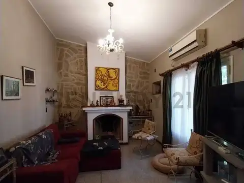 Casa 5 ambientes con 3 baños