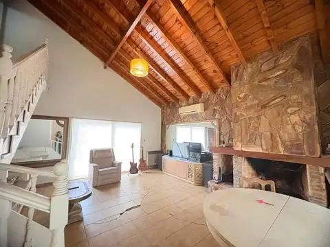 Casa 4 ambientes con 3 baños