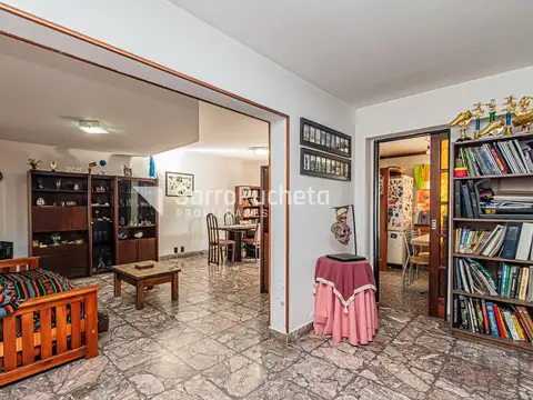 Casa 5 ambientes con 3 baños