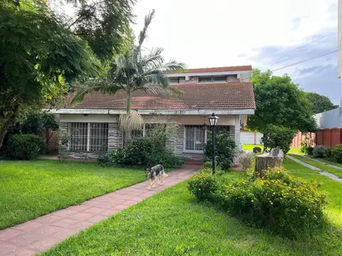 Casa en Venta en Berazategui 4 ambientes