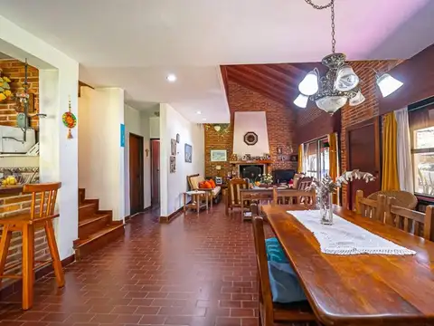 Casa en Venta con 5 cocheras