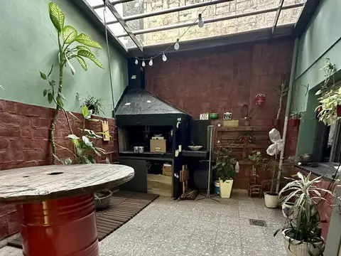 Casa 5 ambientes con 2 baños