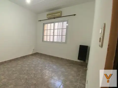 Departamento en venta - 2 Dormitorios 1 Baño - Cochera - 77Mts2 - Quilmes