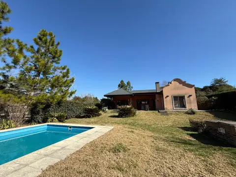 Casa 3 ambientes con 2 baños
