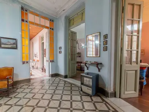 Casa 7 ambientes con 1 baño