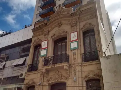 ALQUILER – Departamento de 1 dormitorio con balcón en pleno Centro, a metros de La Cañada