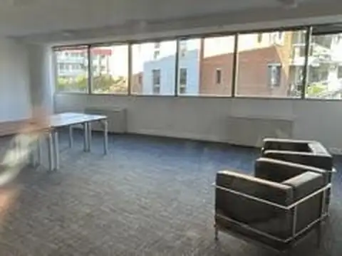 Oficina 5 ambientes con 3 baños