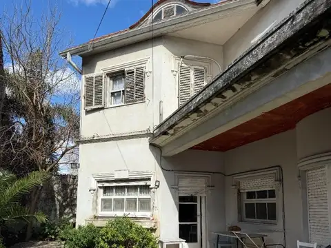 Casa en Martinez a metros de Avenida libertador,a Reciclar