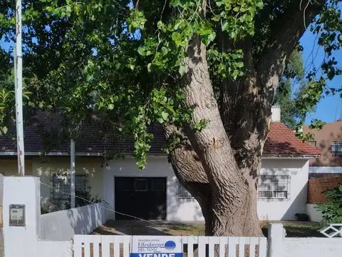 Chalet en 2 plantas con amplio lote