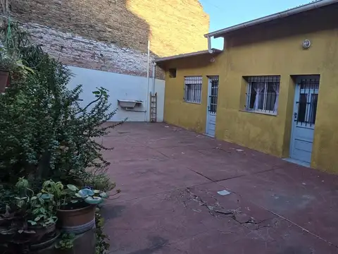 Casa 3 ambientes con 1 baño