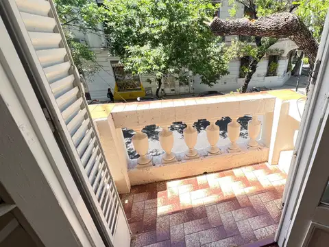 Depto Tipo Casa 6 ambientes con 2 baños