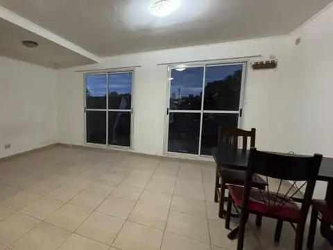 Departamento en Alquiler en Villa Sarmiento, $ 500.000