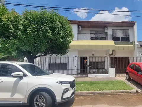 EN VENTA EN EL PALOMAR CHALET DE 6 AMBIENTES EN 2 PLANTAS - FICHA 10202